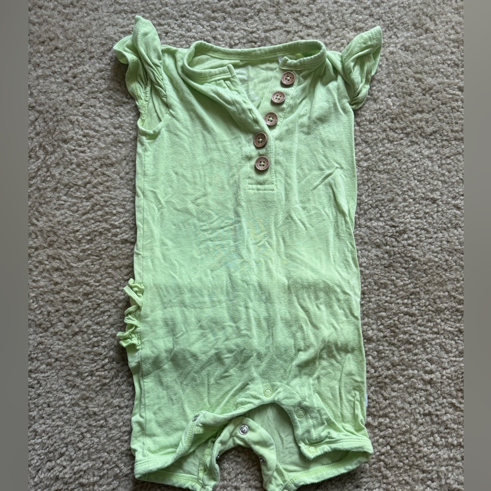 Posh Peanut Ruffled Bum bodysuit size 6-12 months